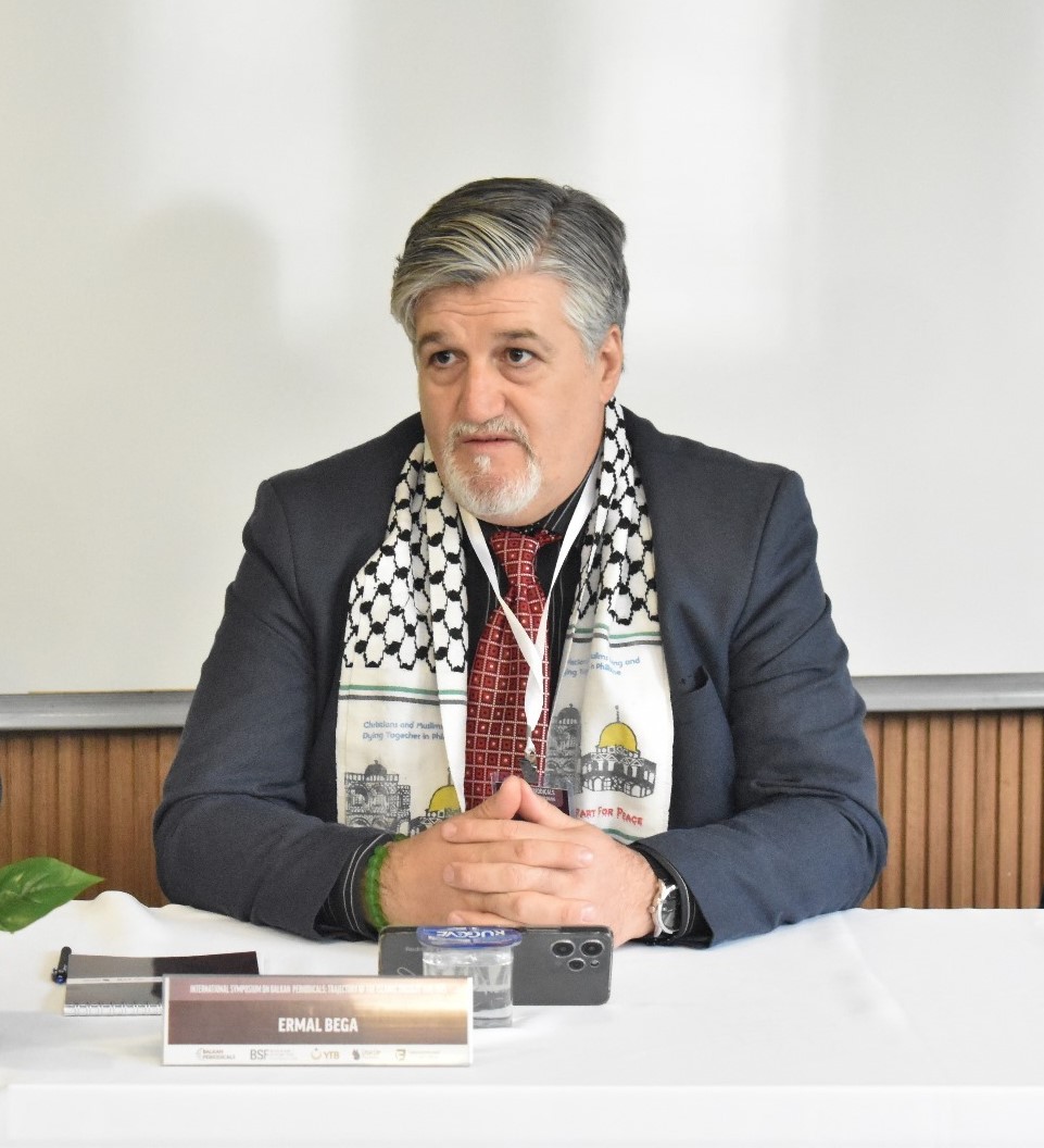 إرمال بيغا، مدير 