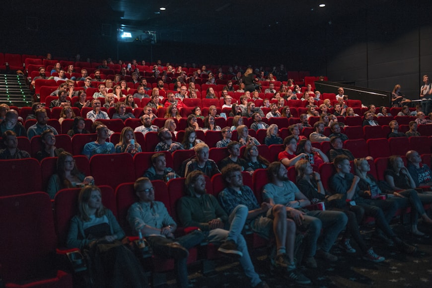 نوع الأفلام التي تحضرها يكشف شخصيتك (أونسبلاش)