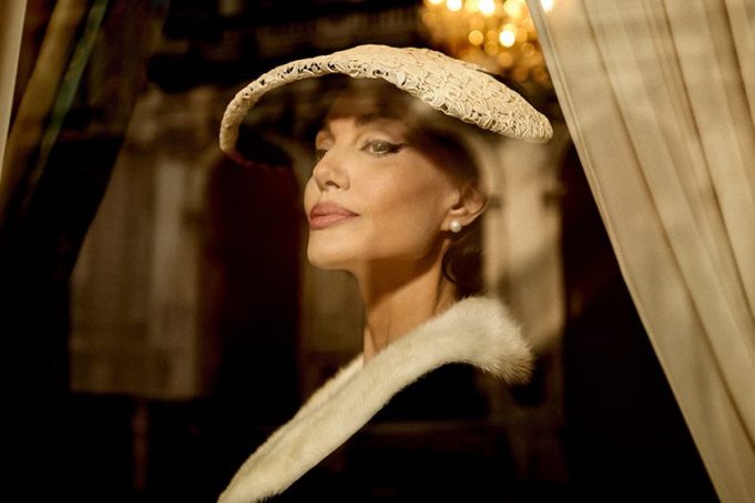 طرح الإعلان الدعائي لفيلم Maria‏ لـ أنجلينا جولي (وسائل التواصل)