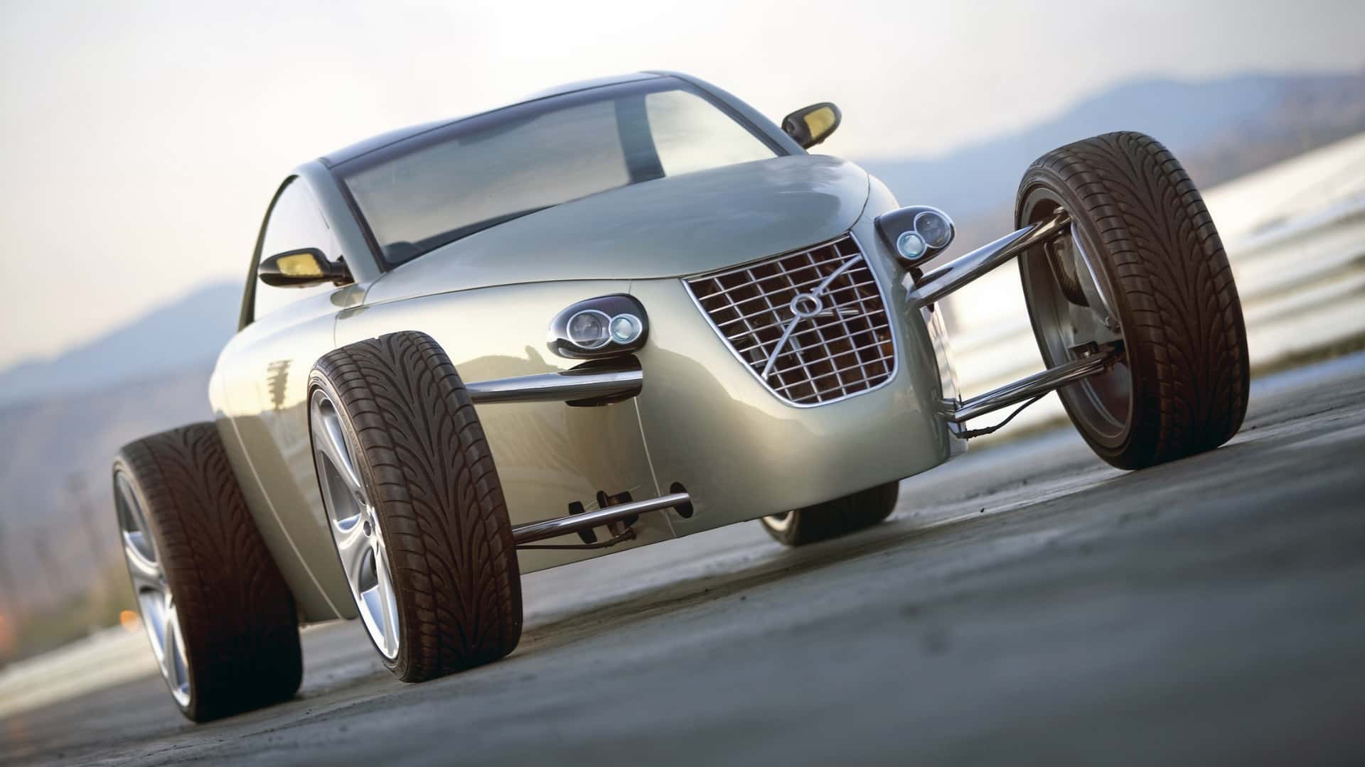 في عام 2005، قام موظف بتصميم وبناء هذه السيارة السويدية المثيرة في مرآبه. أعجبت فولفو بها كثيرًا، حتى أنها عرضتها في معرض SEMA.