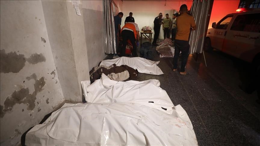 غزة.. مقتل 17 فلسطينيا بغارات إسرائيلية وقصف لا يتوقف على شمالي القطاع (الأناضول)