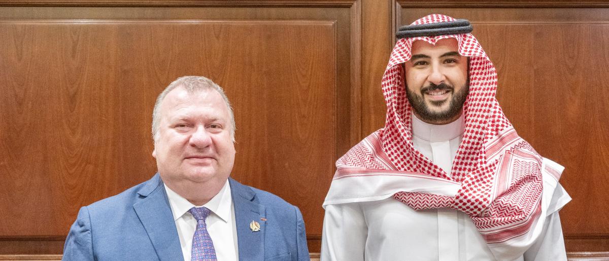 وزير الدفاع السعودي والمفوض العام للتسليح الفرنسي (واس)