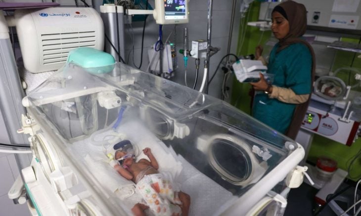 فاقمت ندرة الرعاية قبل الولادة وبعدها مخاطر الإجهاض والوفيات أثناء الولادة (أ ف ب)