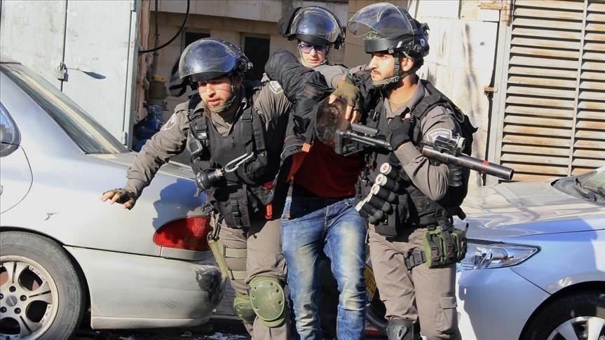  تجاوزت حصيلة المعتقلين 11 ألفا و300 فلسطيني (الأناضول)