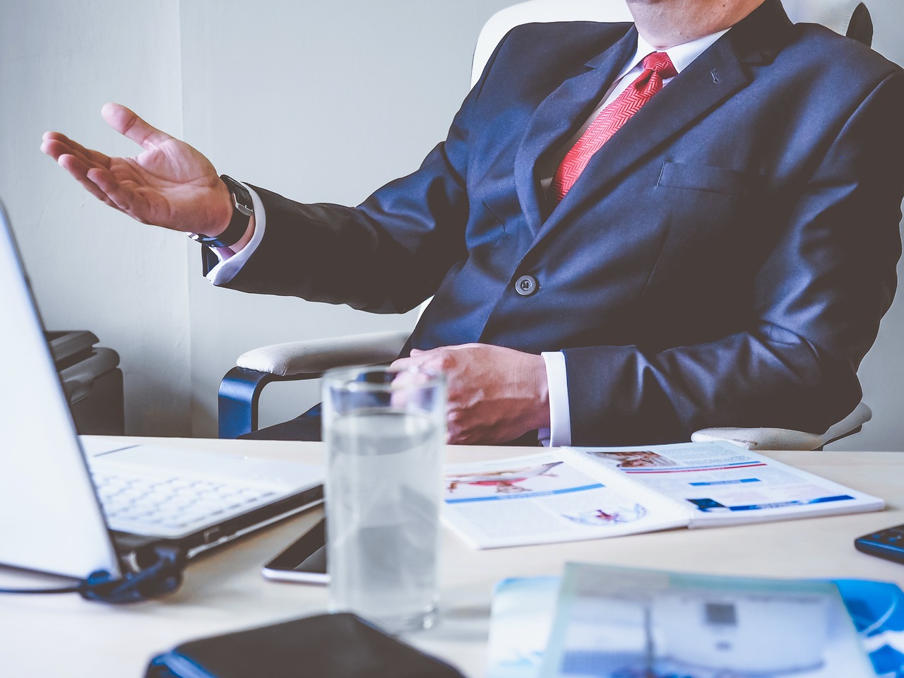 متى تنكسر ثقة الموظف بالمدير؟ (بيكسابي)