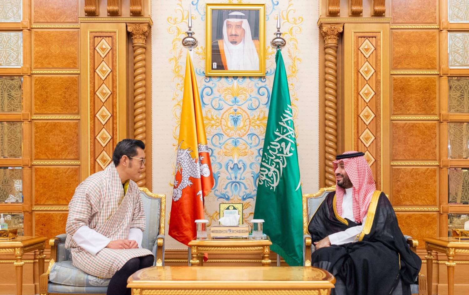 ولي العهد السعودي خلال لقائه ملك بوتان في العاصمة الرياض الثلاثاء (واس)