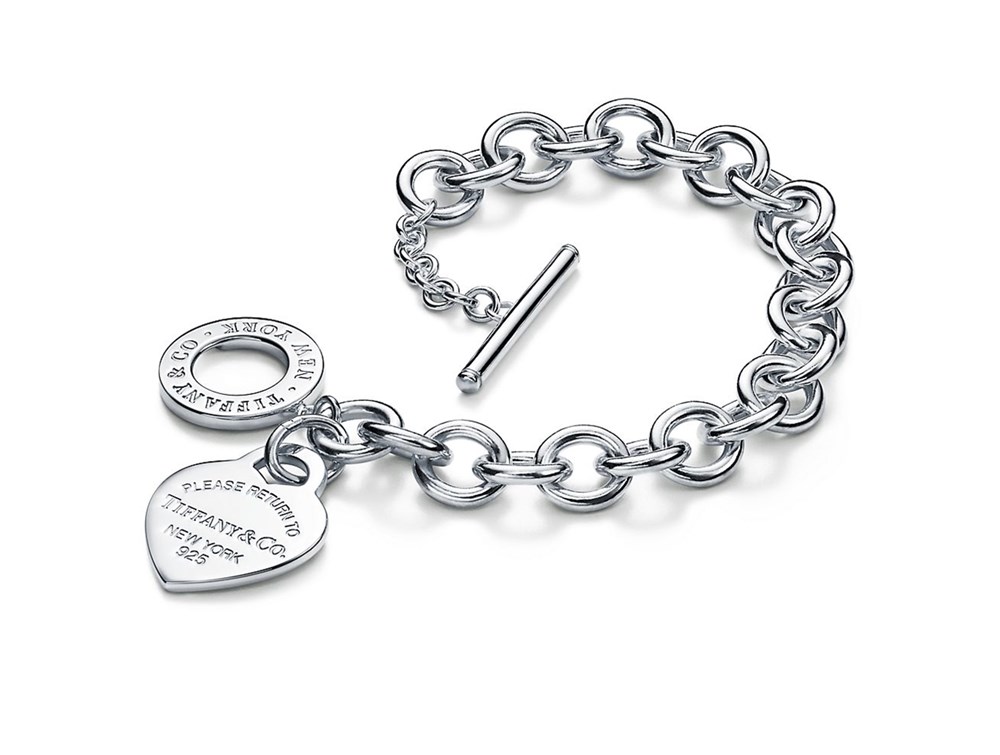 سوار «Heart Tag Charm».. من «.Tiffany & Co»