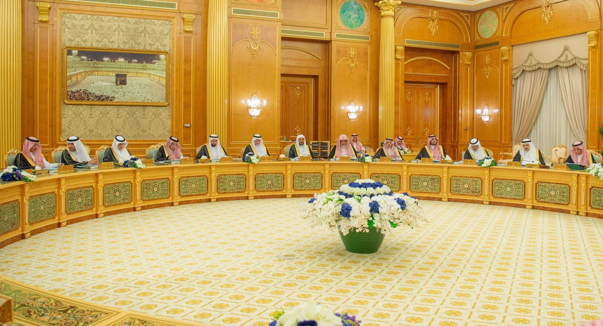 مجلس الوزراء استعرض خلال الجلسة مسارات التعاون والعمل المشترك للسعودية مع دول العالم (واس)