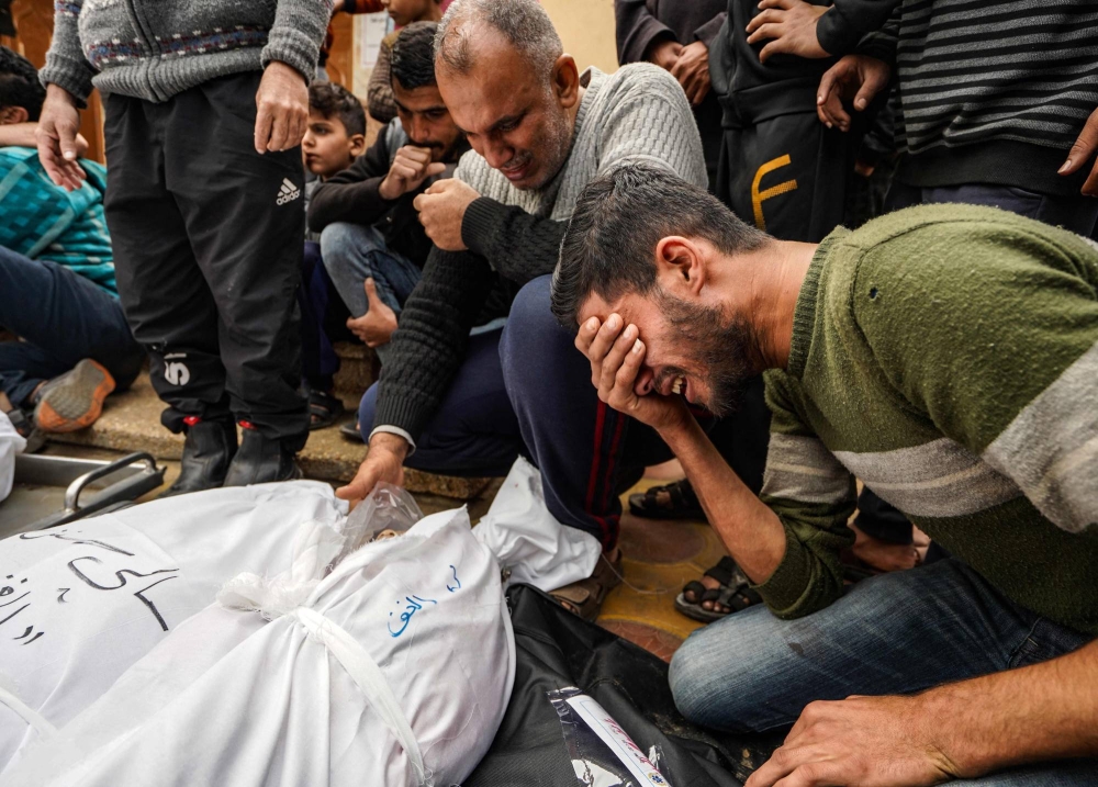  الجرحى الفلسطينون يفقدون حياتهم لعدم وجود تخصصات جراحية قادرة على إنقاذهم (ا ف ب)