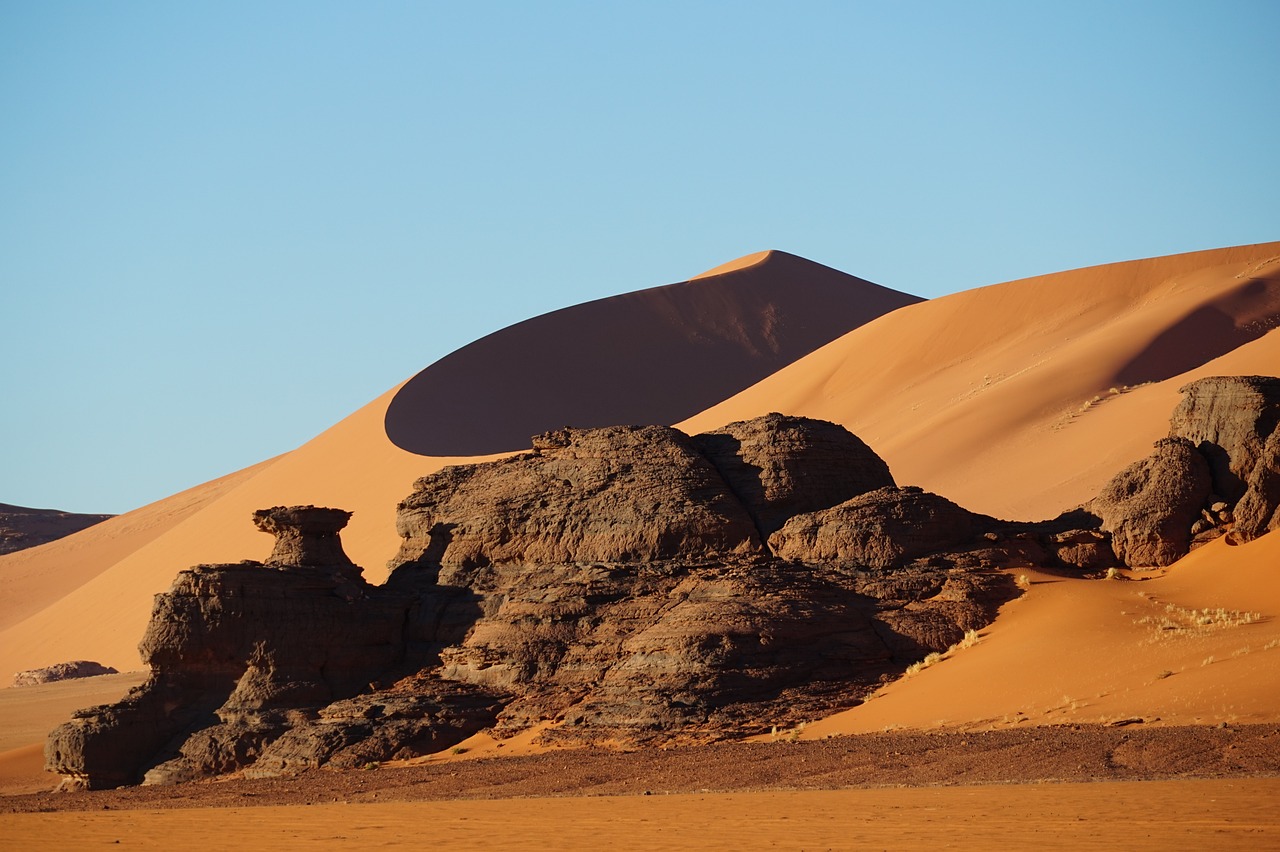 الجزائر.. شاب مستكشف يعلن العثور بمحض الصدفة على قرية مهجورة صورة تعبيرية (بيكسابي)