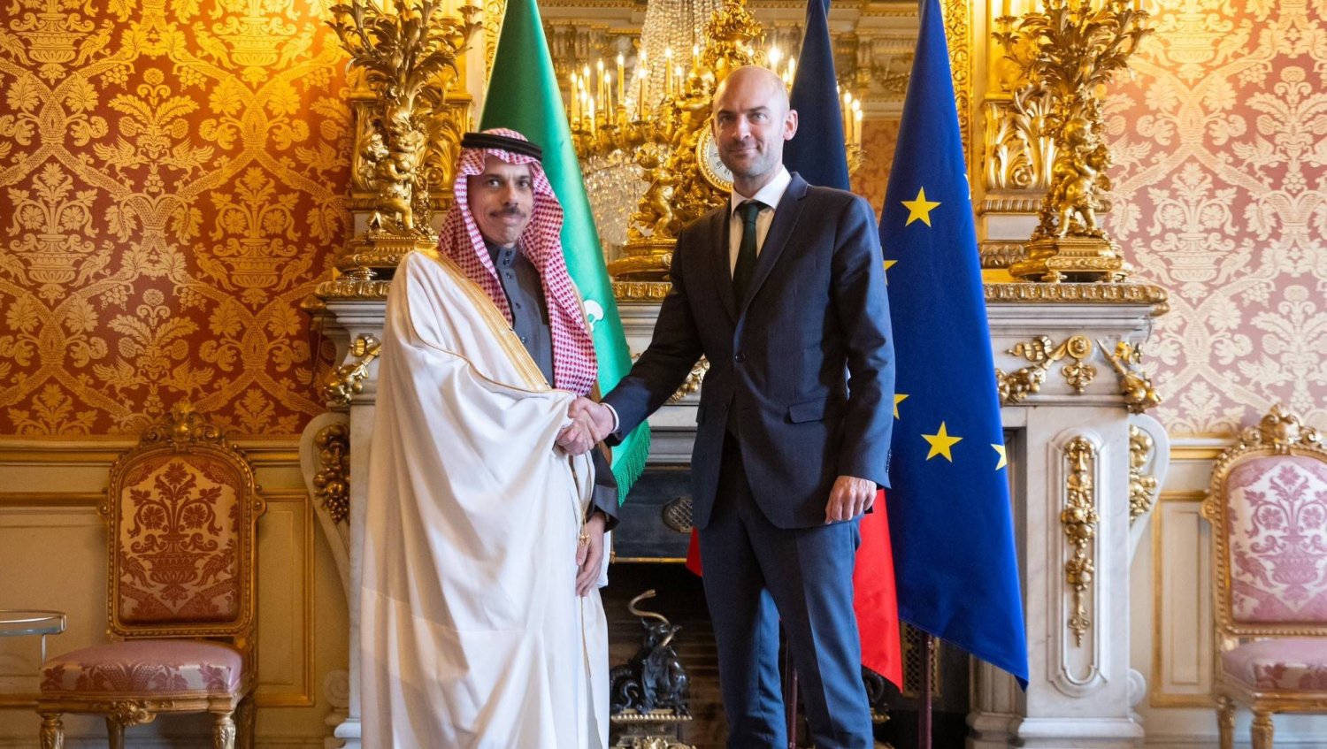 وزير الخارجية السعودي مع نظيره الفرنسي خلال لقاء جمعهما على غداء عمل في باريس (واس)