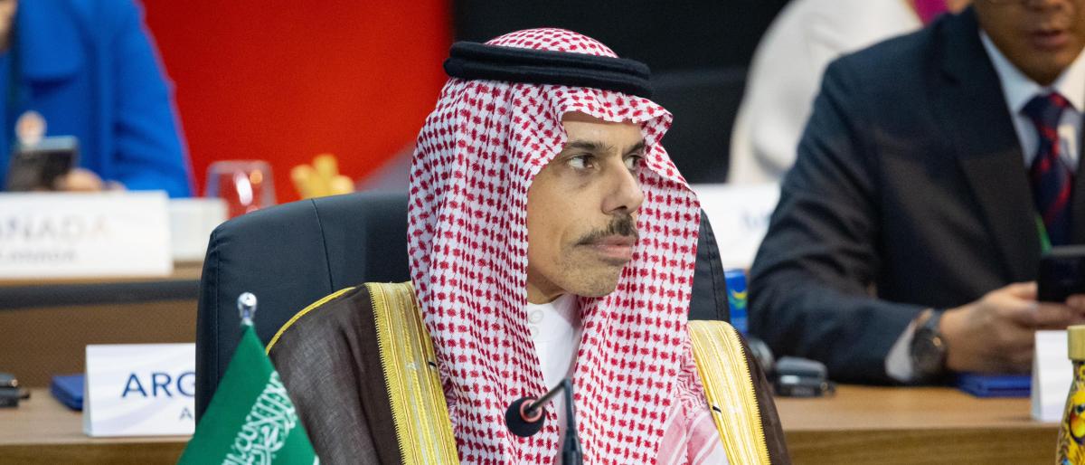 الأمير فيصل بن فرحان خلال حضوره قمة مجموعة العشرين (واس)