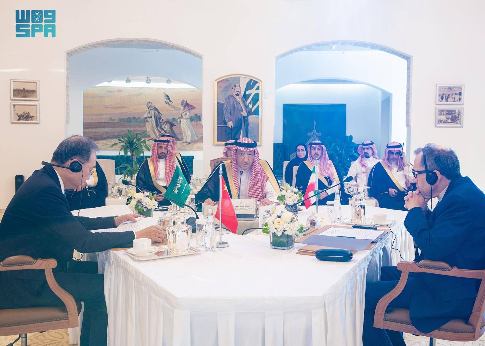 المشاورات بحثت احترام سيادة الدول واستقلالها وأمنها (واس)