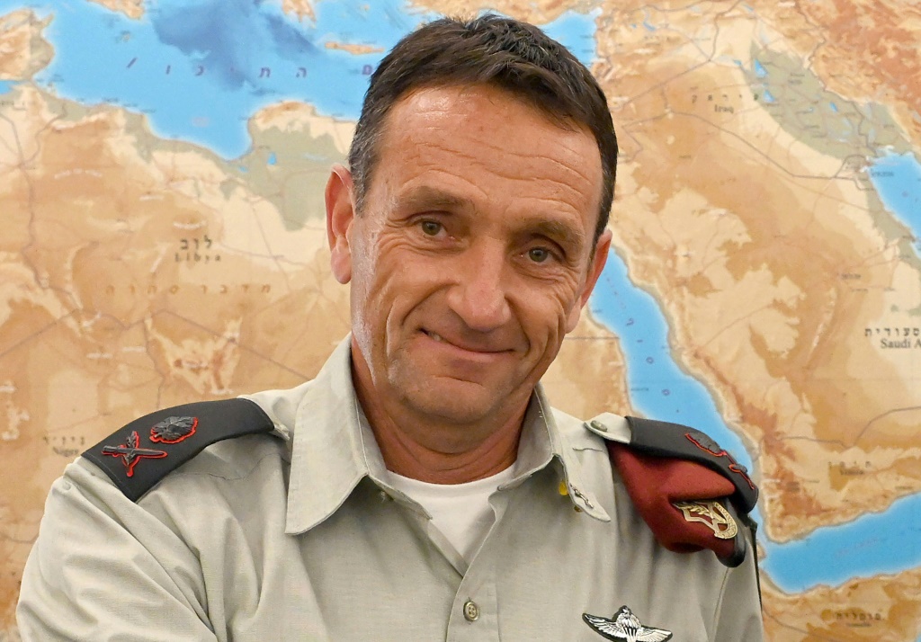 وصف كاتس تصريحات هاغاري بأنها "خارجة تماما عن المسموح به والمتوقع من شخص يرتدي زيا عسكريا في نظام ديمقراطي" (أ ف ب)
