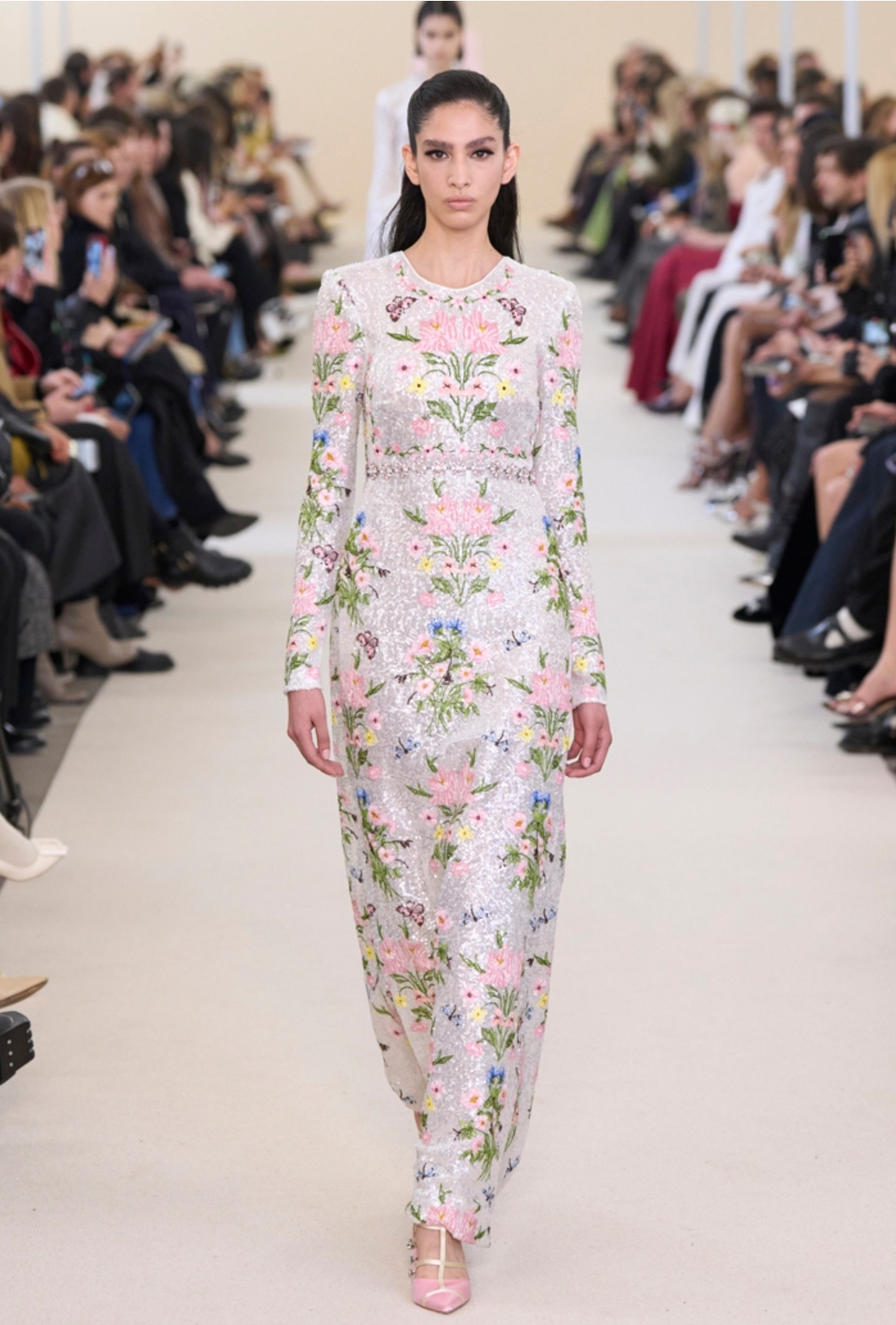 فستان من جيامباتيستا فالي Giambattista Valli - الصورة من Launchmetrics/Spotlight ©