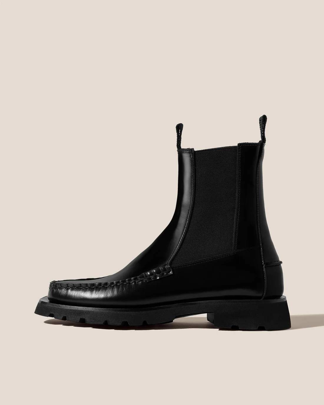 حذاء boots بتصميم يشبه الـLoafers - المصدر : Hereu