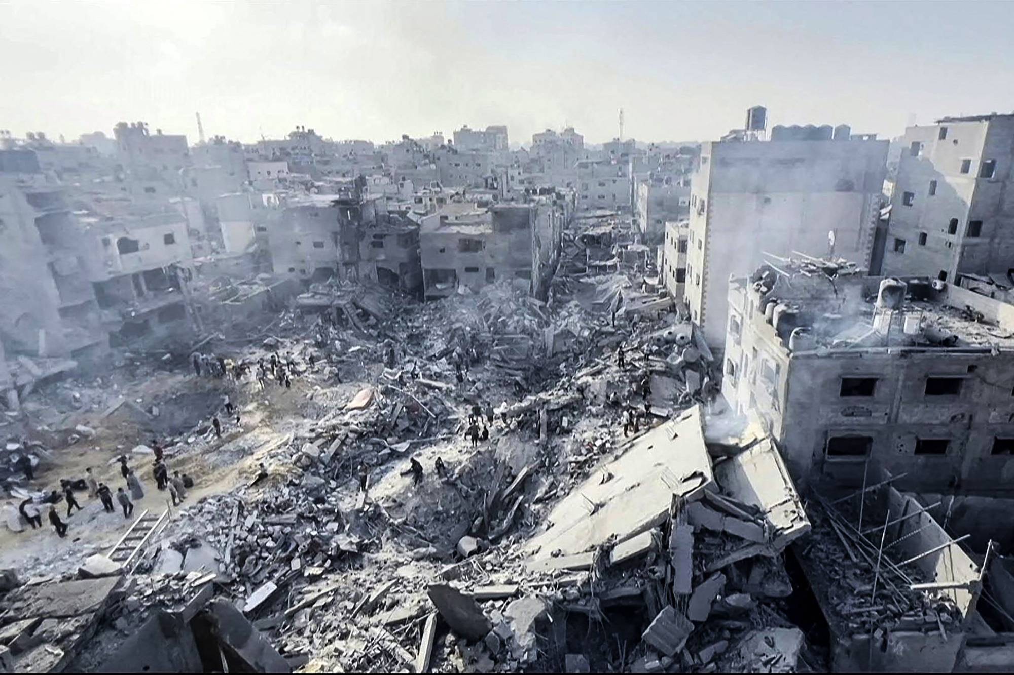 دمر الاحتلال الإسرائيلي أكثر من 80% من المنازل في غزة بالكامل، و"هو ما لا يشبه ما حدث عندما جرى تدمير مدينة دريسدن الألمانية".