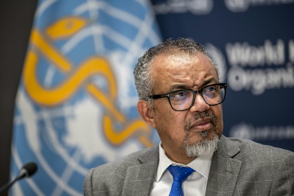 المدير العام لمنظمة الصحة العالمية تيدروس أدهانوم غيبرييسوس في مقرّ المنظمة في جنيف في 10 كانون الأول/ديسمبر 2024 (ا ف ب)   