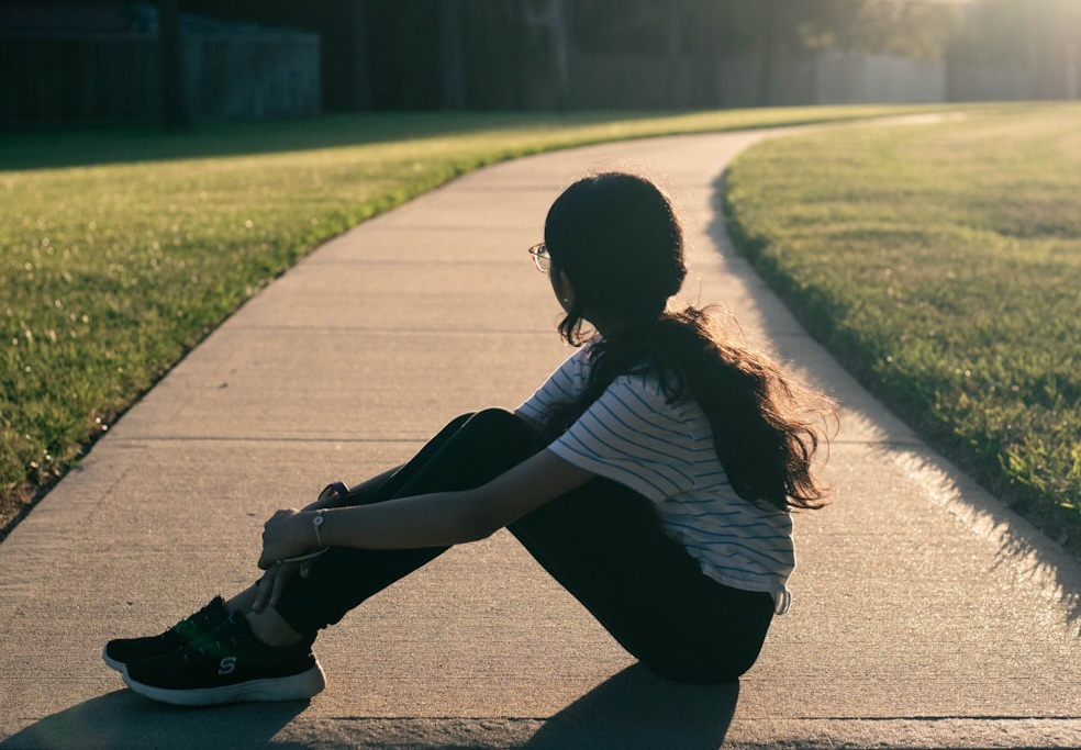 هل العزلة عن الناس نضج فكري أم مرض نفسي؟ (أونسبلاش)