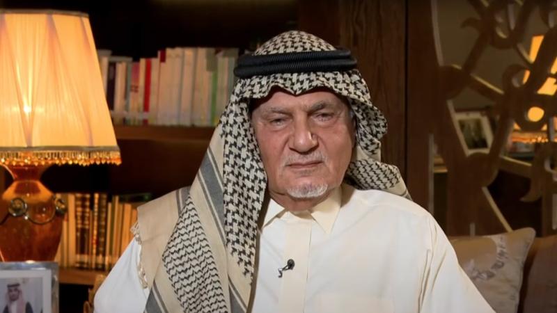 الأمير السعودي تركي الفيصل في حواره مع سي إن إن بالكوفية الفلسطينية  (لقطة شاشة)