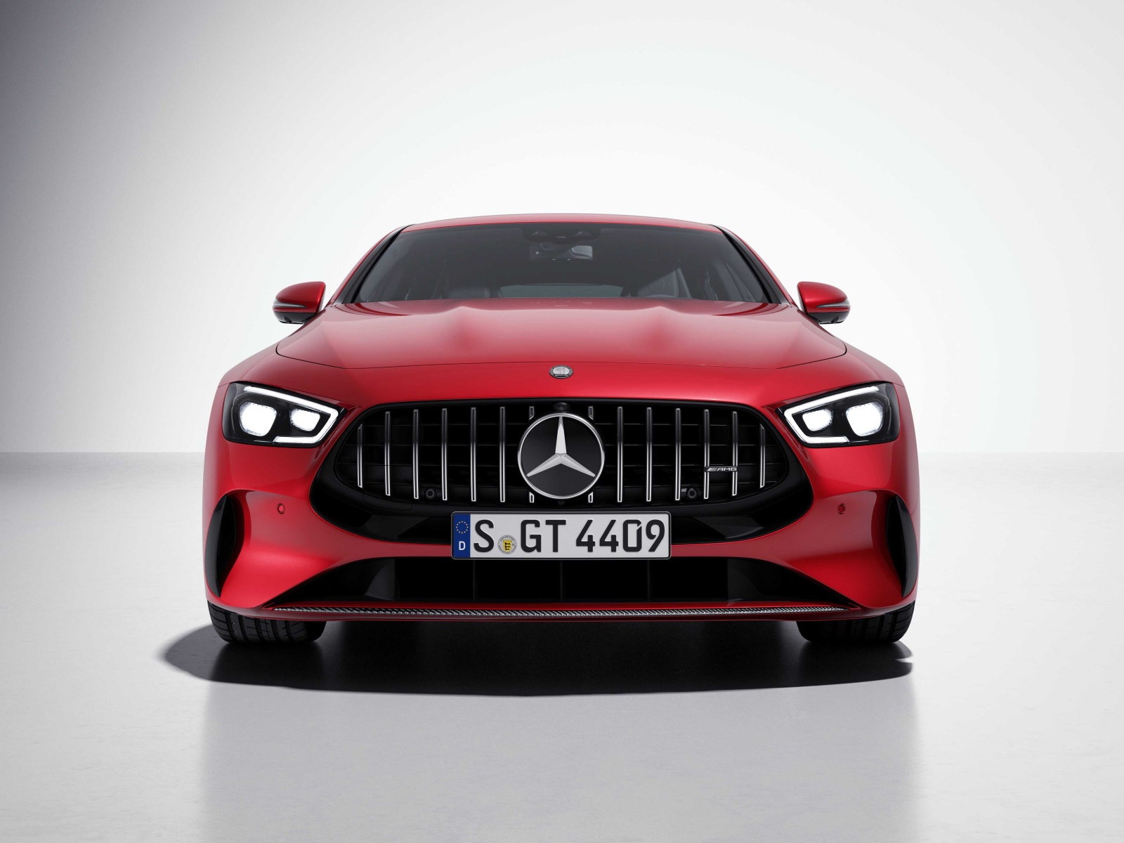 مواصفات Mercedes AMG GT 4 Door المتميزة (الرجل)