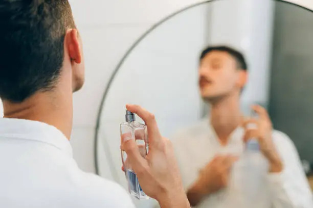4 نصائح للحفاظ على عطرك طوال اليوم (أونسبلاش)