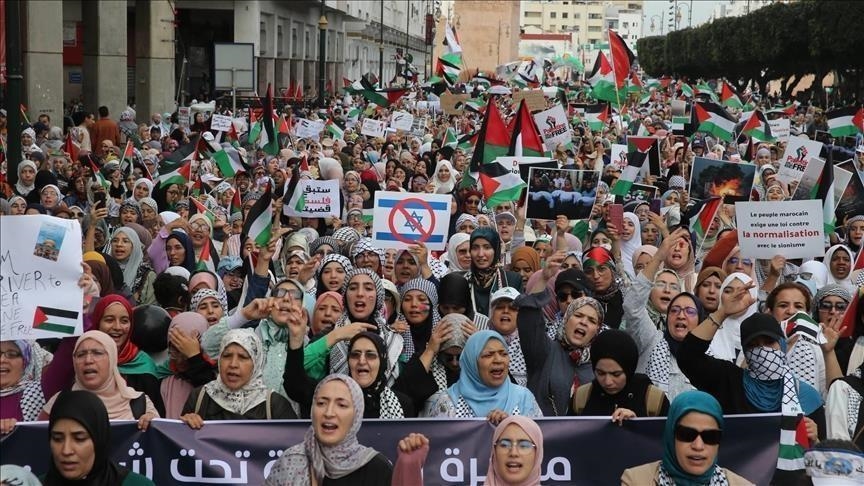 شارك مئات المغاربة عقب صلاة الجمعة في وقفتين احتجاجيتين بمدينتي أيت ملول (وسط)، ومكناس (شمال)، رفضا لمشاركة ريغيف في المؤمر (الاناضول)