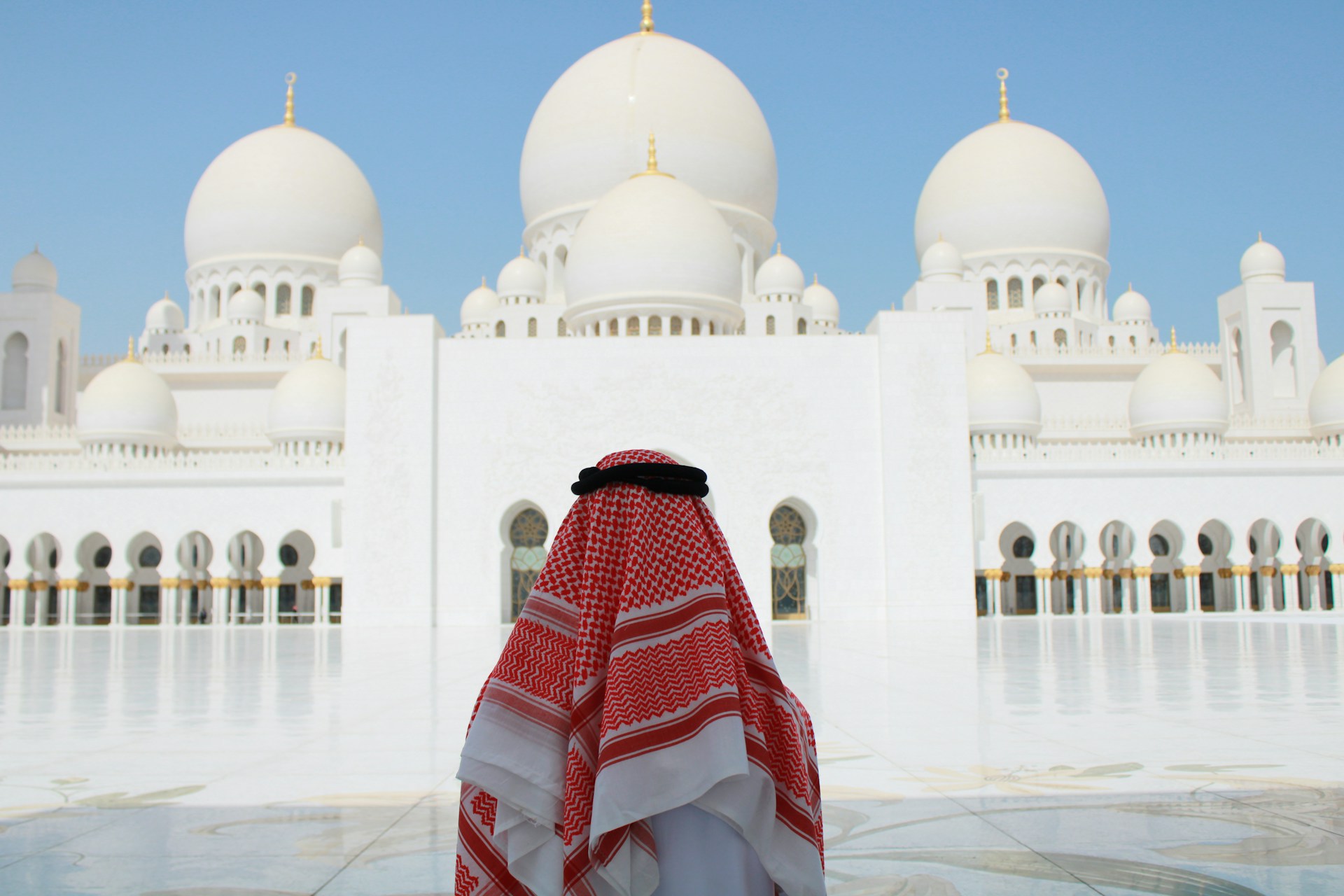 محمد بن راشد يطلق (وقف الأب) (أونسبلاش)