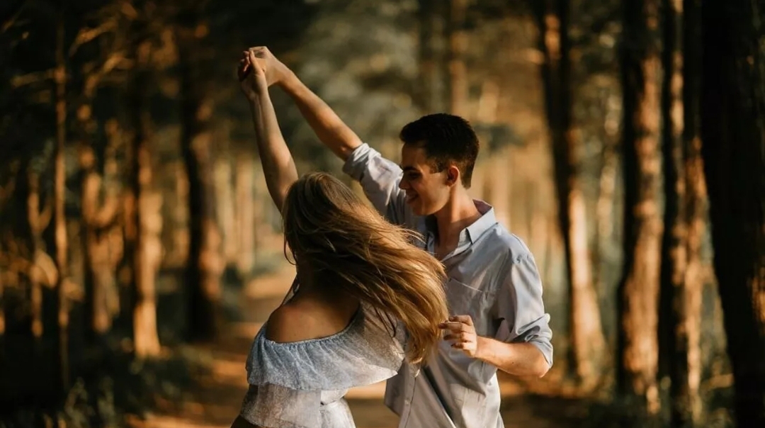 من الأكثر رومانسية الرجال أم النساء؟.. دراسة تكشف الحقيقة (أونسبلاش)