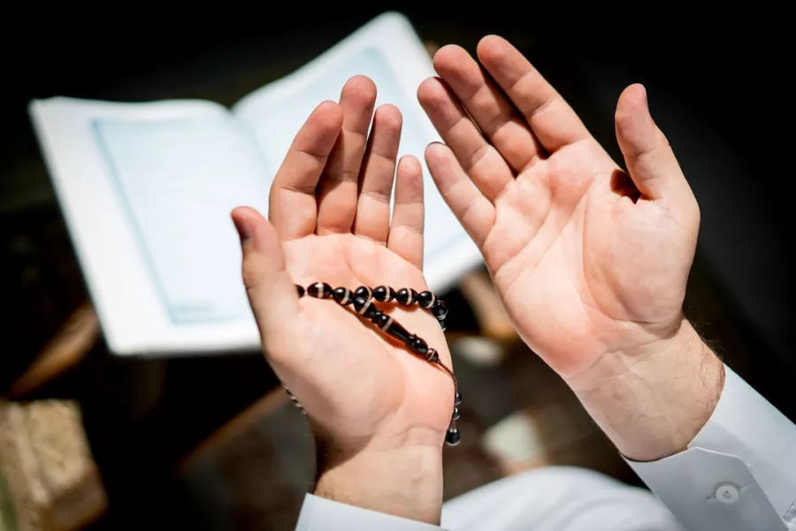 كيف ندعو الله في العشر الأواخر من رمضان؟ (سيدتي)
