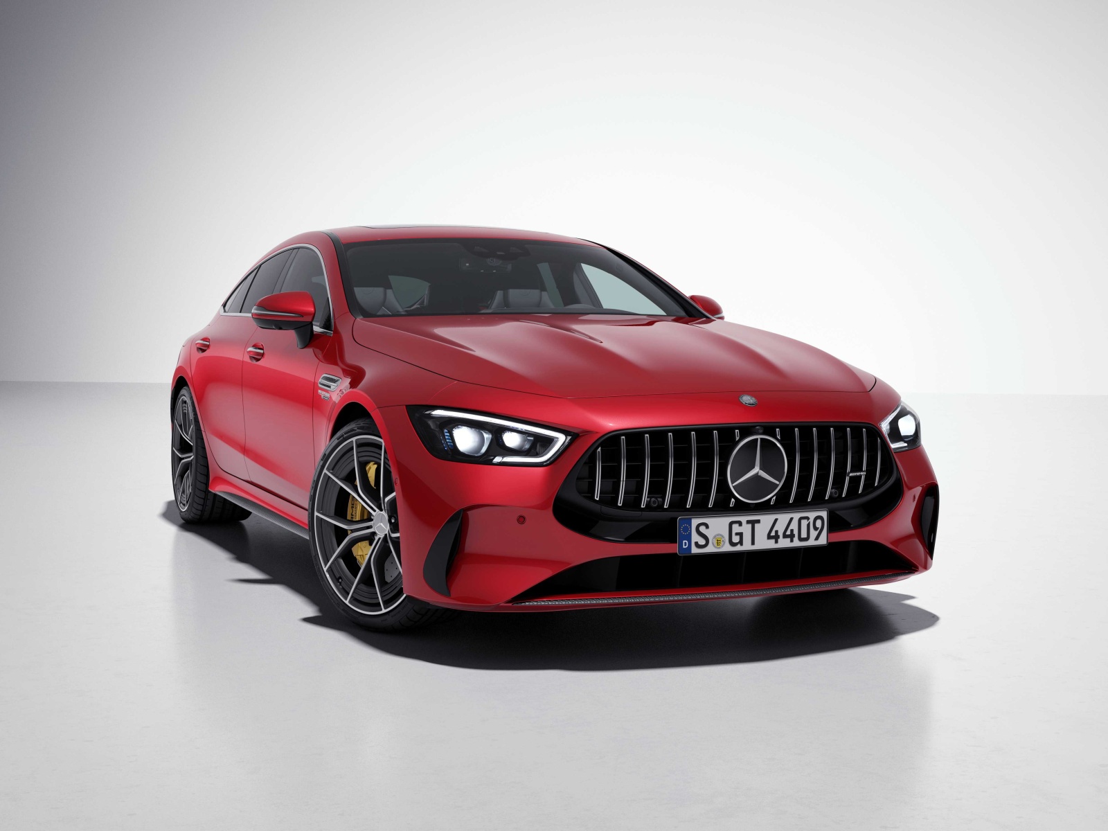 تلعب هذه السيارة نفس الدور الذي لعبته CLS في السابق ولكن مع نفس رياضي معزز - المصدر: Mercedes