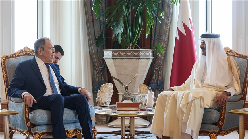 خلال زيارة وزير الخارجية الروسي للدوحة وفق الديوان الأميري القطري (الأناضول)