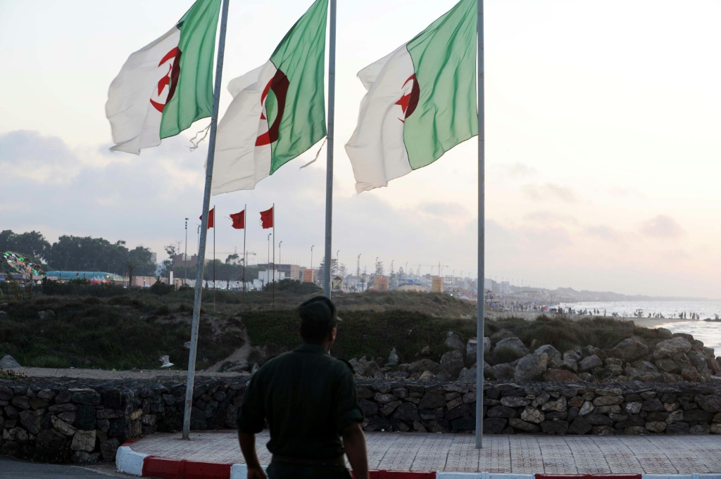 عرب المجلس الشعبي الوطني الجزائري "عن إدانته الشديدة واستنكاره البالغ للزيارة التي قام بها رئيس مجلس الشيوخ الفرنسي إلى الصحراء الغربية المحتلة" (أ ف ب)
