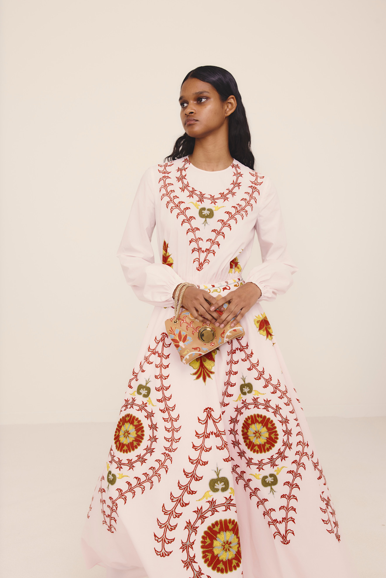 جيامباتيستا فاللي ريزورت 2025 Giambattista Valli -مصدر الصورة Launchmetrics/Spotlight ©