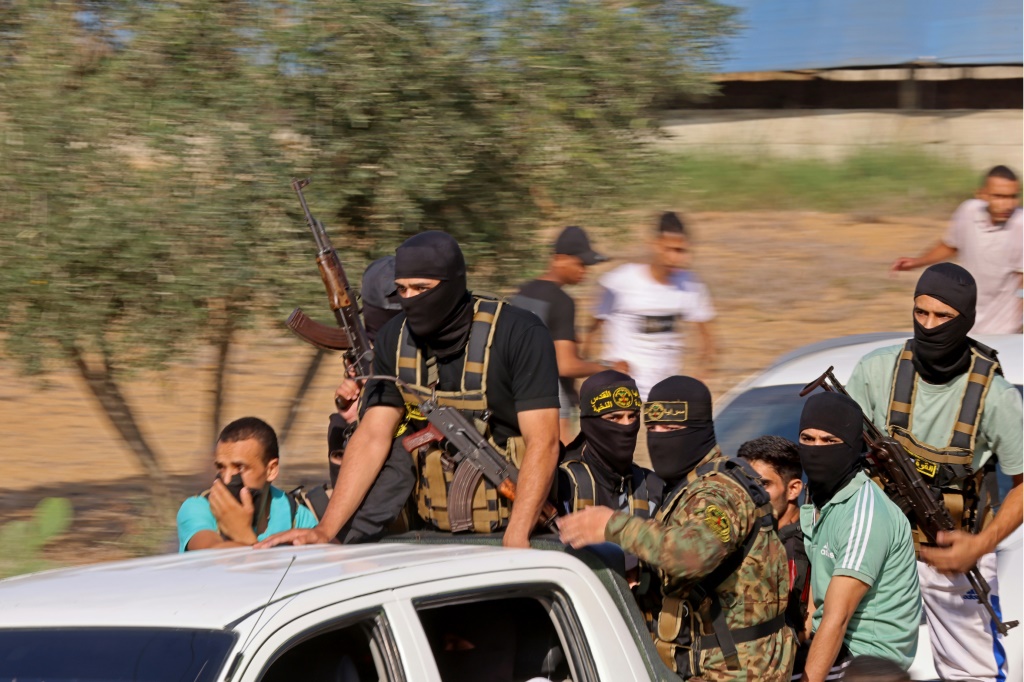 أضاف تحقيق يديعوت أحرونوت أن السبب الرئيسي في فشل الجيش كان غياب أي آلية تقييم استخباراتي منظمة للإشارات التحذيرية (أ ف ب)