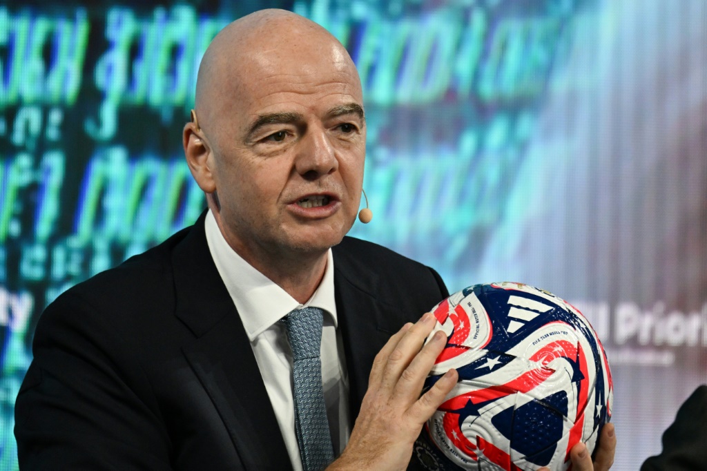 السويسري جاني إنفانتينو رئيس الاتحاد الدولي لكرة القدم (فيفا). فلوريدا، في 20 شباط/فبراير 2025 (أ ف ب)   
