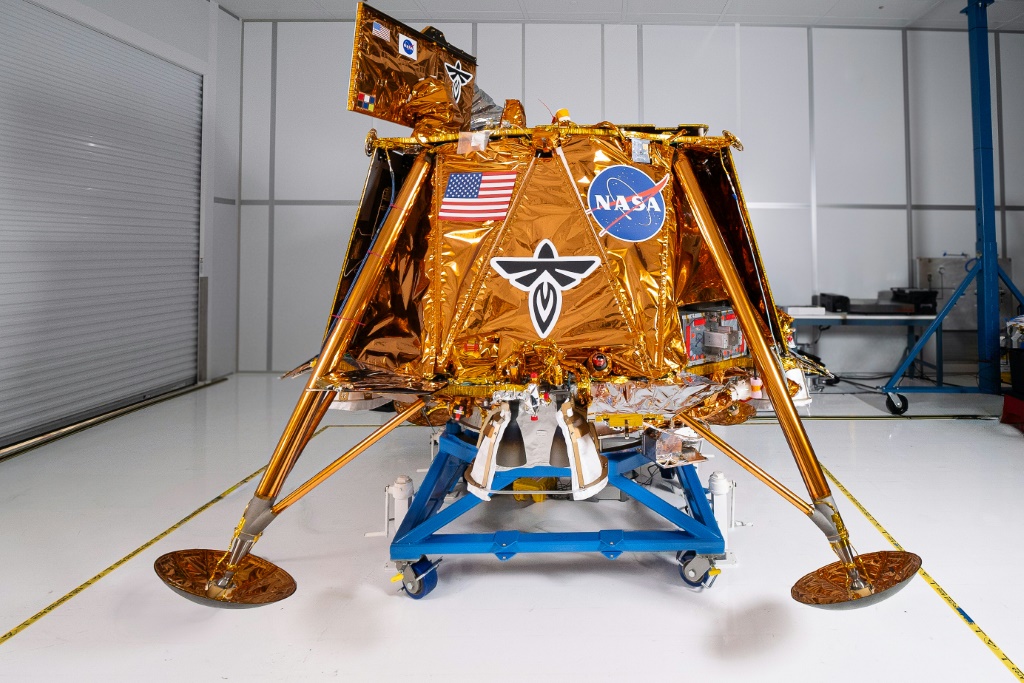صورة غير مؤرخة للروبوت الفضائي Blue Ghost التابع لشركة Firefly Aerospace الأميركية (أ ف ب)   