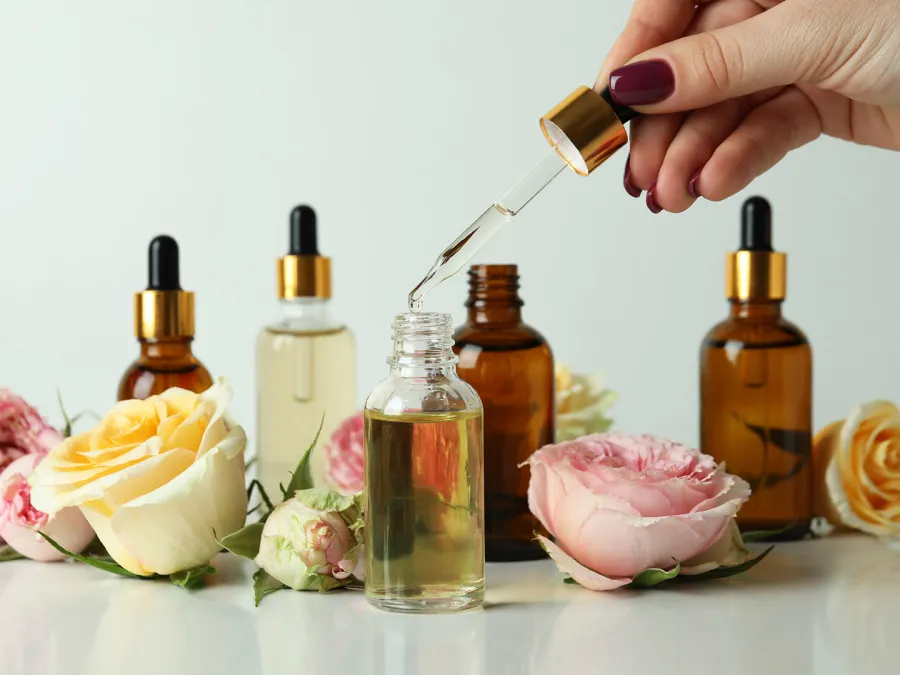صنع العطر بزيت الزيتون (سيدتي)