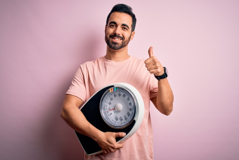 كيف تعزّز حرق السعرات وتخسر وزنًا في رمضان؟ (الرجل)