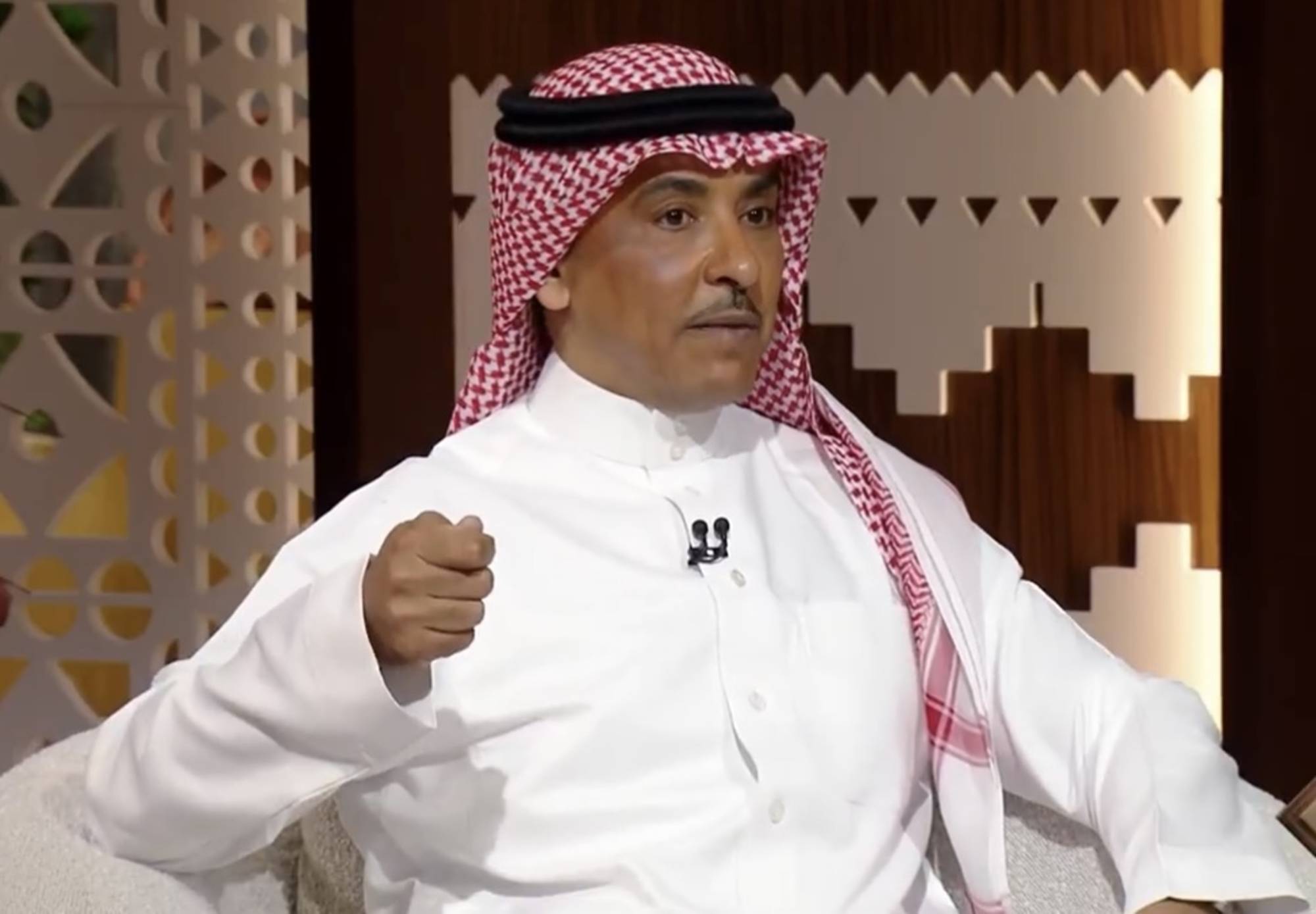 وزير الإعلام أعرب عن قلقه من موت الصحافي بعد غياب الصحافة الورقية (روتانا خليجية)