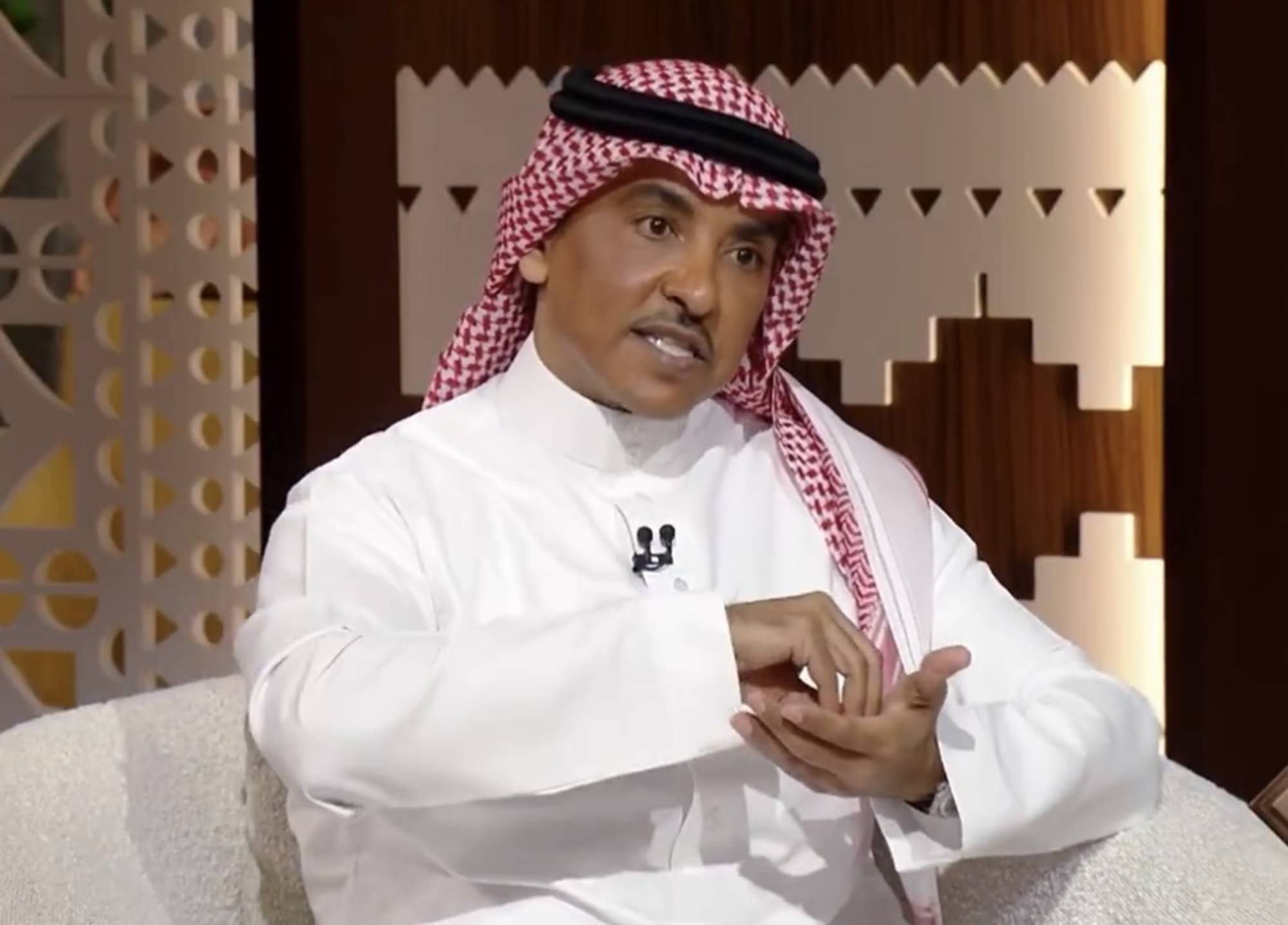 وزير الإعلام شدَّد على التمسك بتعزيز القيم المجتمعية والهوية الوطنية (روتانا خليجية)