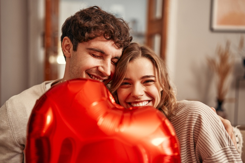 كيفية الحفاظ على الرومانسية في الزواج الطويل (الرجل)