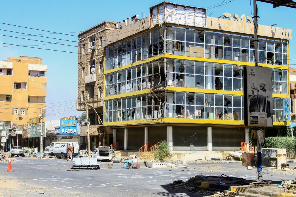 مبنى متضرر جراء المعارك في الخرطوم بحري في صورة مؤرخة 17 آذار/مارس 2025 (ا ف ب)   