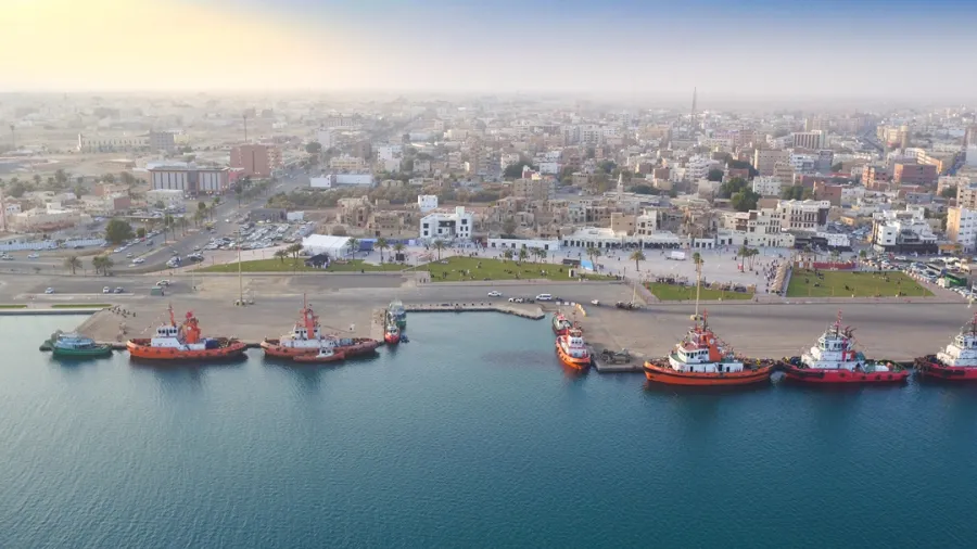 ينبع وجهة سياحية تجمع بين المغامرات البحرية والتراث العريق (سيدتي)