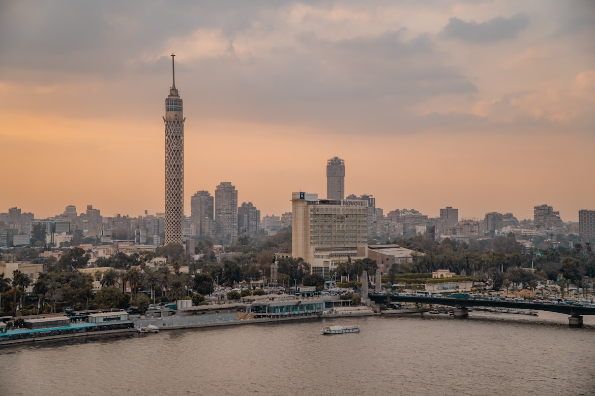 مصر.. الأمن يكشف خدعة مسنة بعد فوزها بجائزة ضخمة من برنامج تلفزيوني (أونسبلاش)