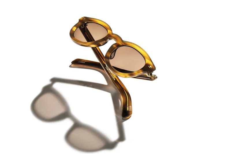 Loro Piana تطلق نظاراتها المبدعة لصيف 2025 للرجال والنساء (الرجل)