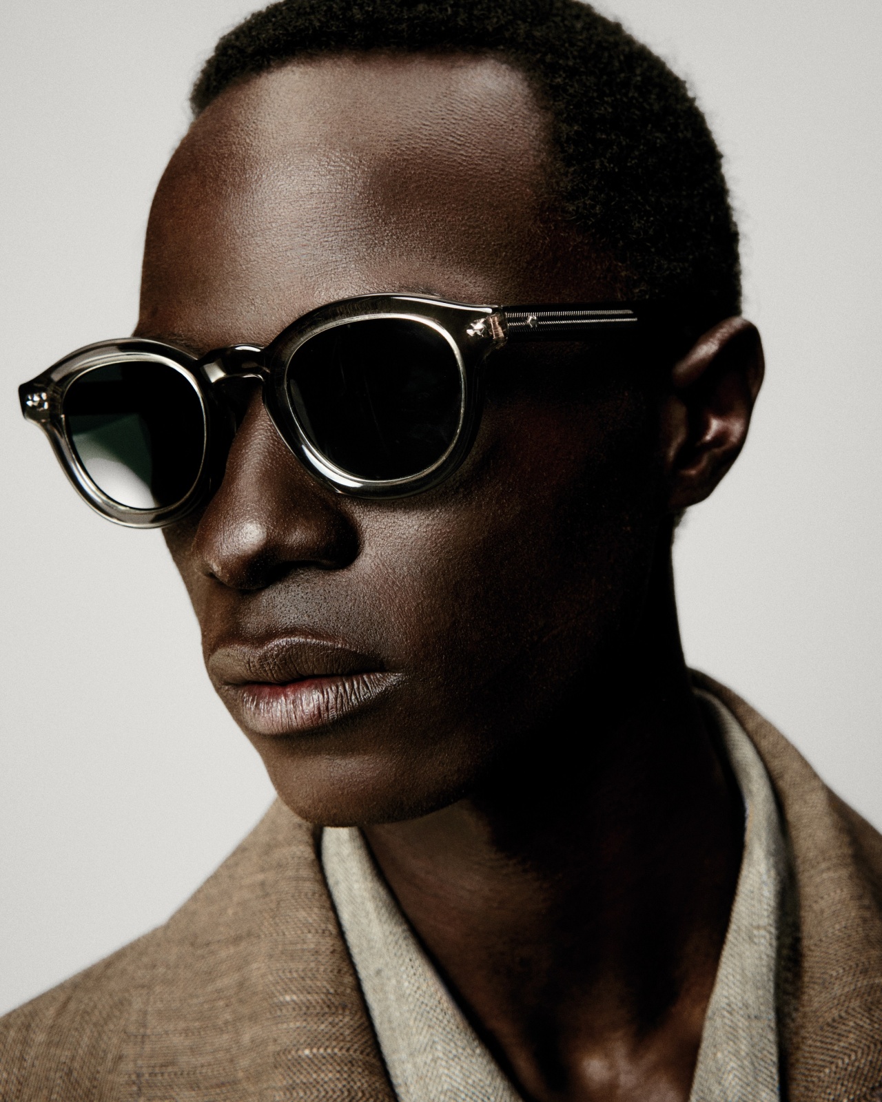 نظارات شمسية جديدة من Loro Piana لصيف 2025 - المصدر: Loro Piana