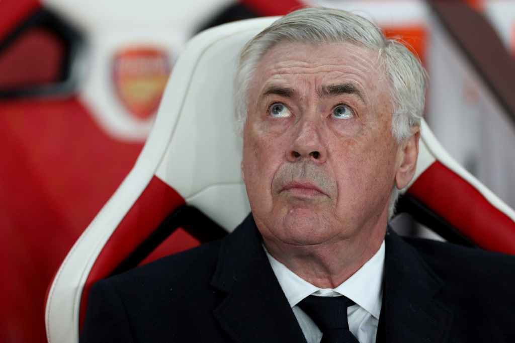 الإيطالي كارلو أنشيلوتي مدرب ريال مدريد الإسباني قبل مواجهة أرسنال الإنكليزي في ذهاب ربع نهائي دوري أبطال أوروبا لكرة القدم. ملعب الإمارات، لندن، في 8 نيسان/أبريل 2025 (أ ف ب)   