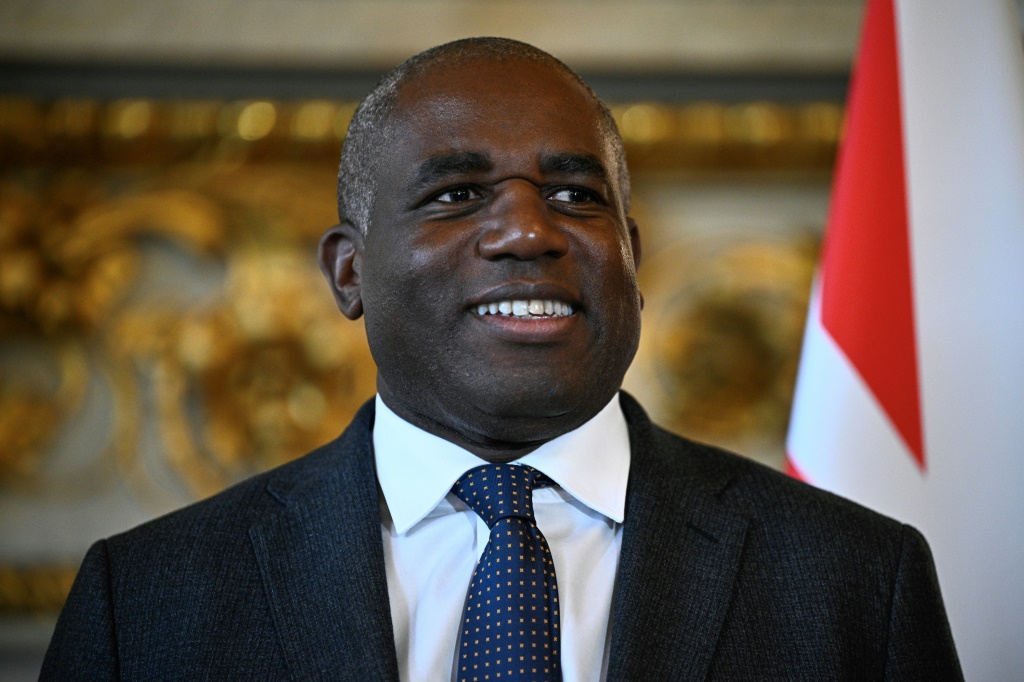 وزير الخارجية البريطاني ديفيد لامي في مقرّ الخارجية الفرنسية في باريس في 17 نيسان/أبريل 2025 (ا ف ب)   