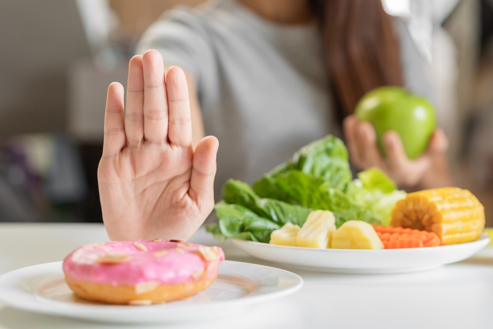 الإقلاع عن السكر.. 7 أمور عليكِ معرفتها قبل التخلي عنه (زهرة الخليج)